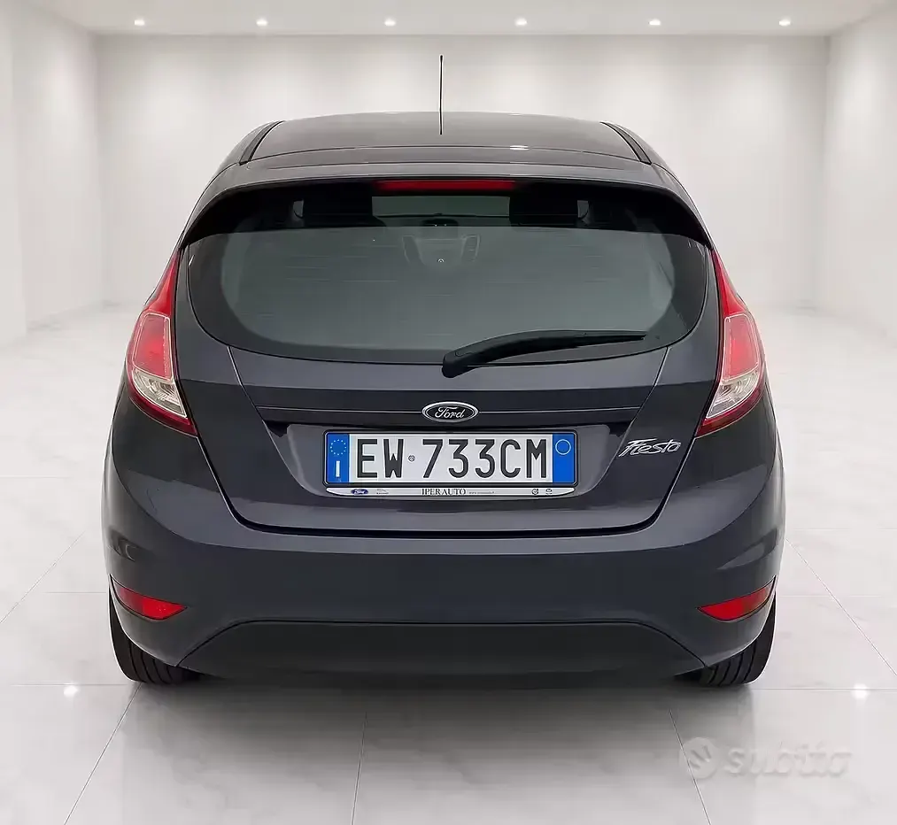 Usata Ford Fiesta Titanium 80 CV (58 kW) 2014 Grigio Utilitaria