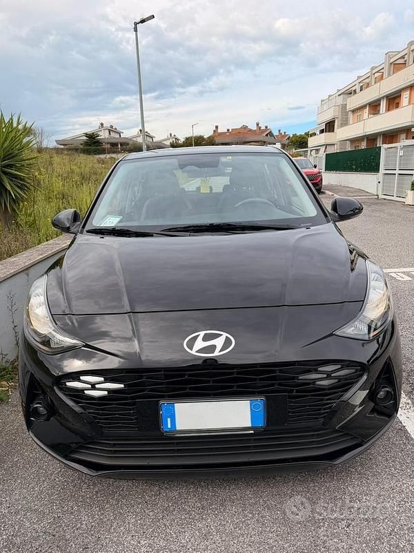 Usata Hyundai i10 67 CV (49 kW) 2024 Nero Utilitaria