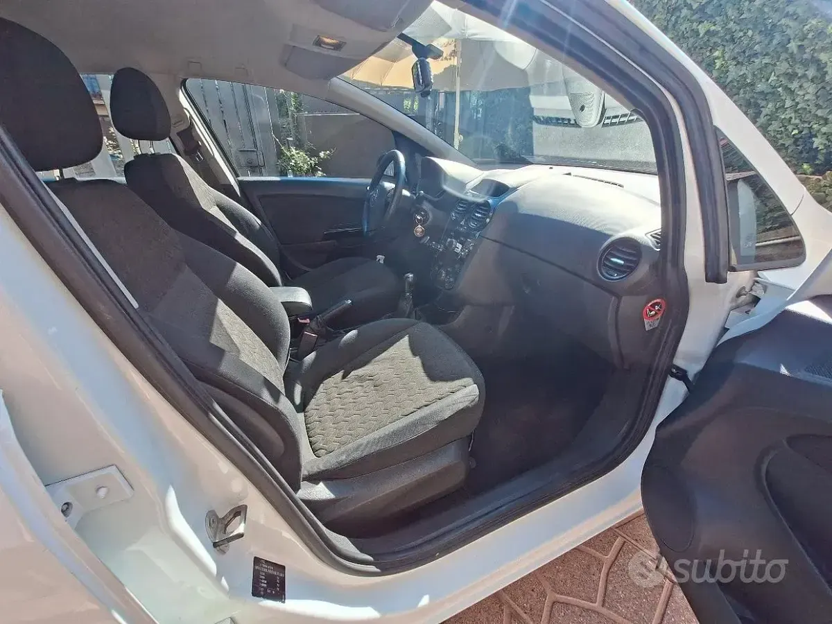 Usata Opel Corsa 85 CV (62 kW) 2013 Bianco Utilitaria
