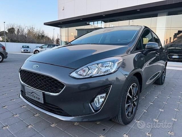 Usata Ford Fiesta 75 CV (55 kW) 2020 Grigio Utilitaria