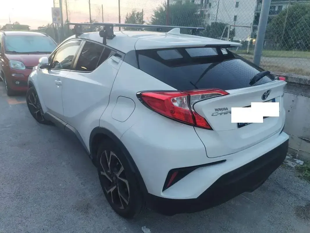 Usata Toyota C-HR 98 CV (72 kW) 2018 Bianco SUV