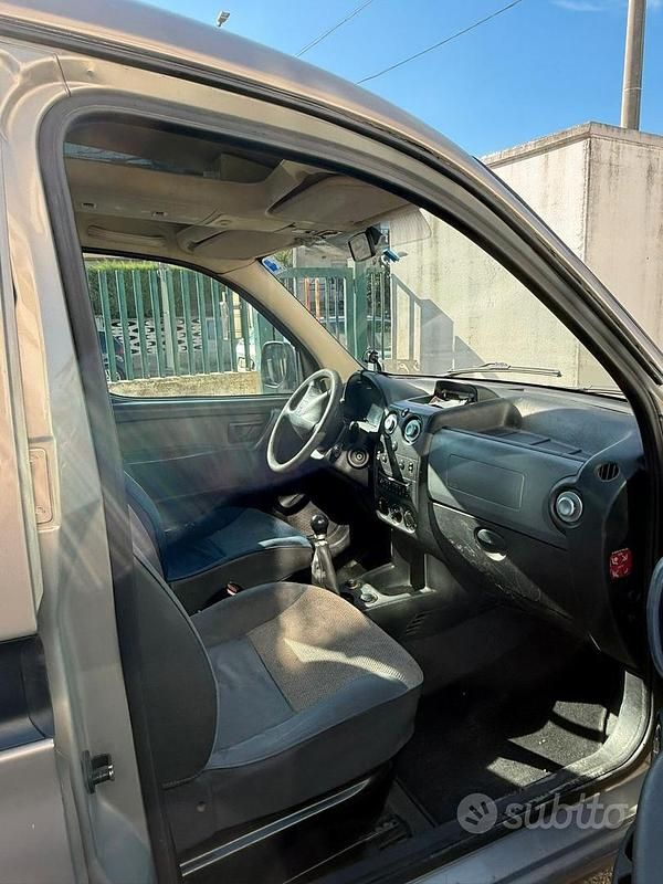 Usata Fiat Doblò Dynamic 105 CV (77 kW) 2004 Grigio Monovolume