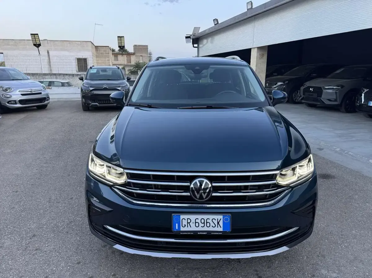Usata VW Tiguan Elegance 150 CV (110 kW) 2023 Blu/azzurro SUV