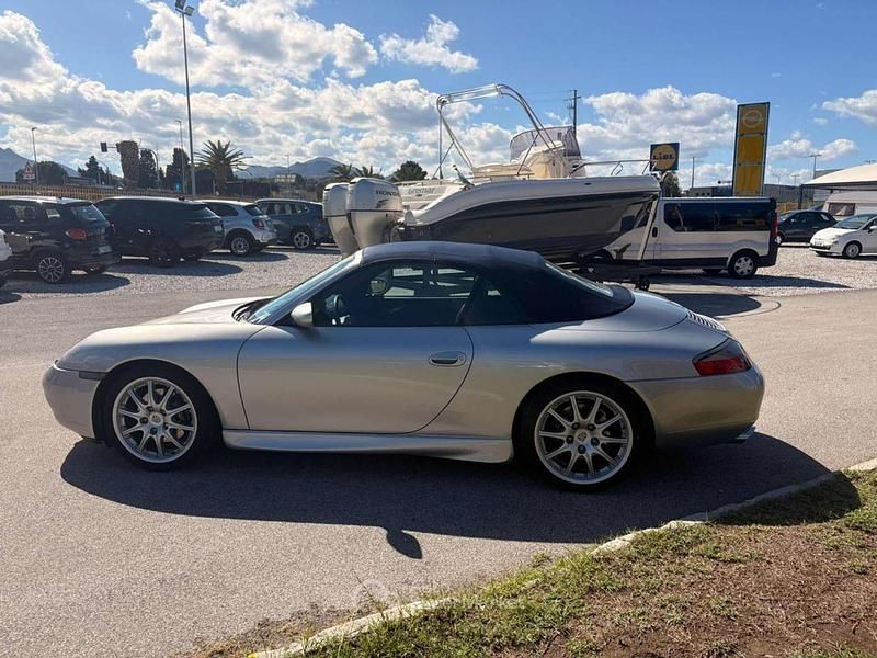 Usata Porsche 911 Carrera Cabriolet 299 CV (219 kW) 2000 Argento Cabrio