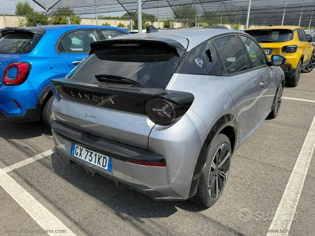 Usata Lancia Ypsilon 101 CV (74 kW) 2025 Utilitaria