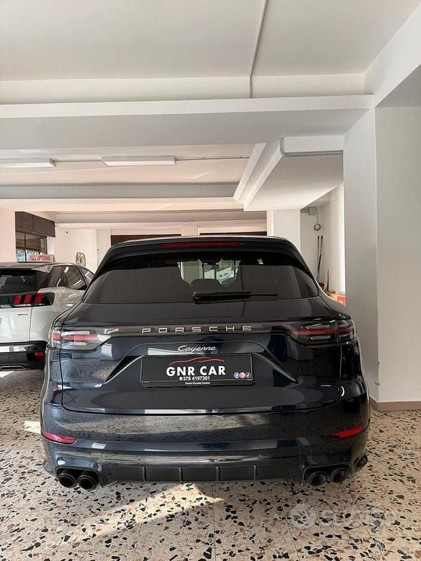 Usata Porsche Cayenne 340 CV (250 kW) 2019 Blu SUV