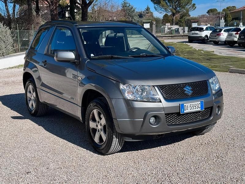 Usata Suzuki Grand Vitara 129 CV (94 kW) 2006 Grigio SUV