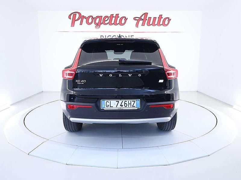 Usata Volvo XC40 Core 129 CV (94 kW) 2022 Black solid SUV