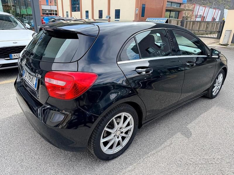 Usata Mercedes A180 109 CV (80 kW) 2015 Nero Berlina