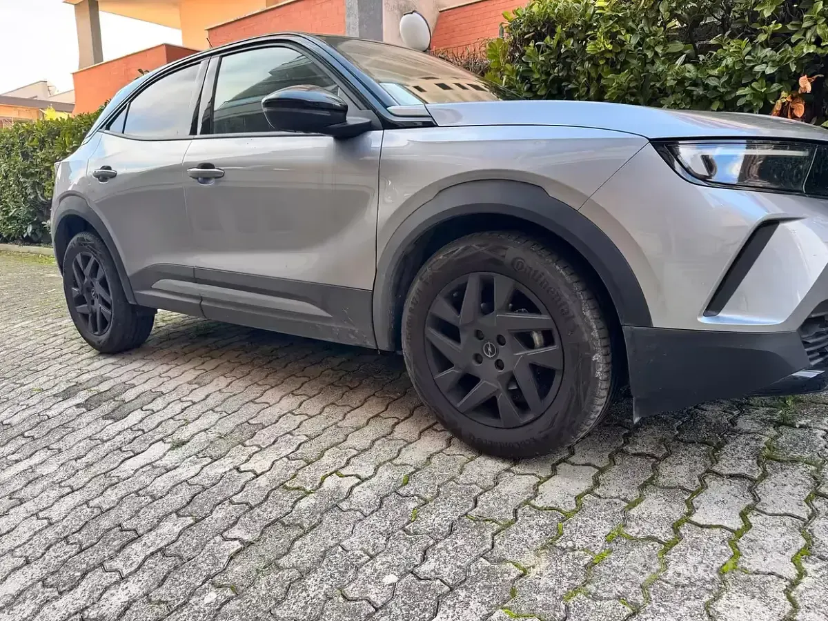 Usata Opel Mokka 101 CV (74 kW) 2024 Grigio SUV