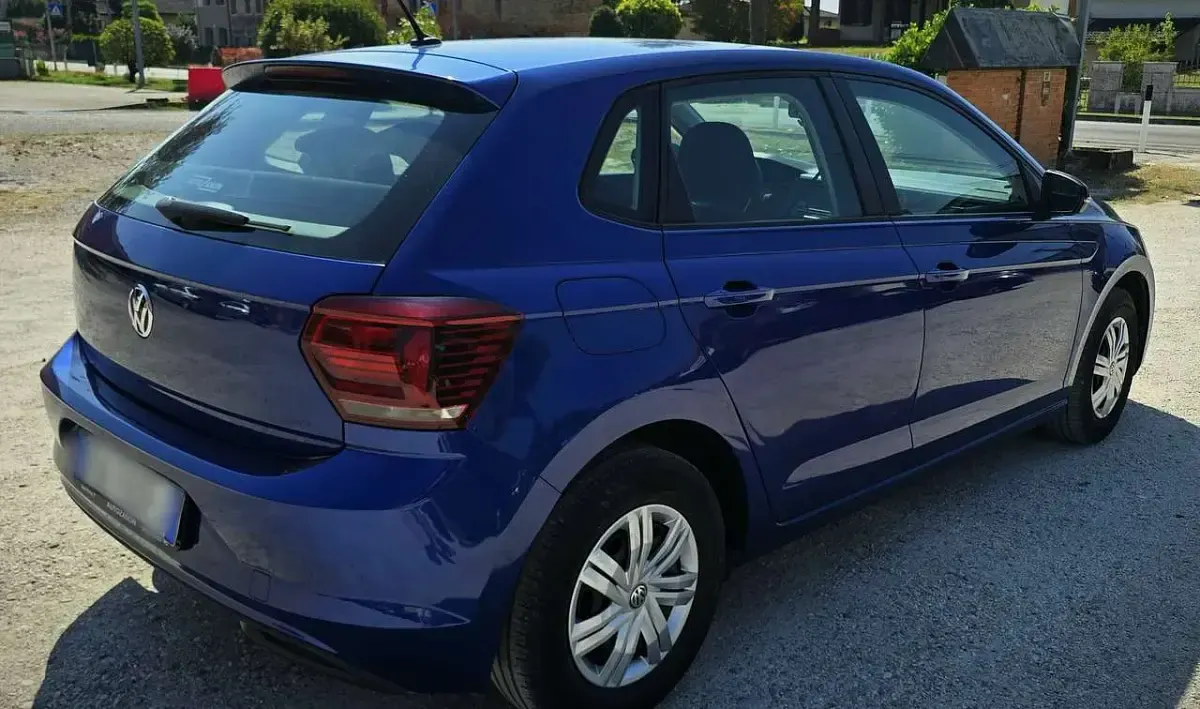 Usata VW Polo Comfortline 75 CV (55 kW) 2018 Blu/azzurro Utilitaria