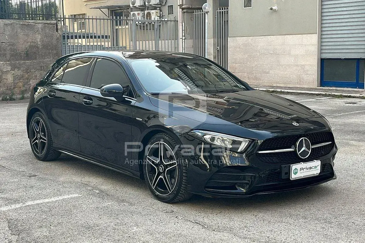 Usata Mercedes A180 Premium 116 CV (85 kW) 2022 Nero Berlina