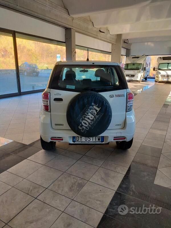 Usata Daihatsu Terios 85 CV (62 kW) 2009 Bianco SUV