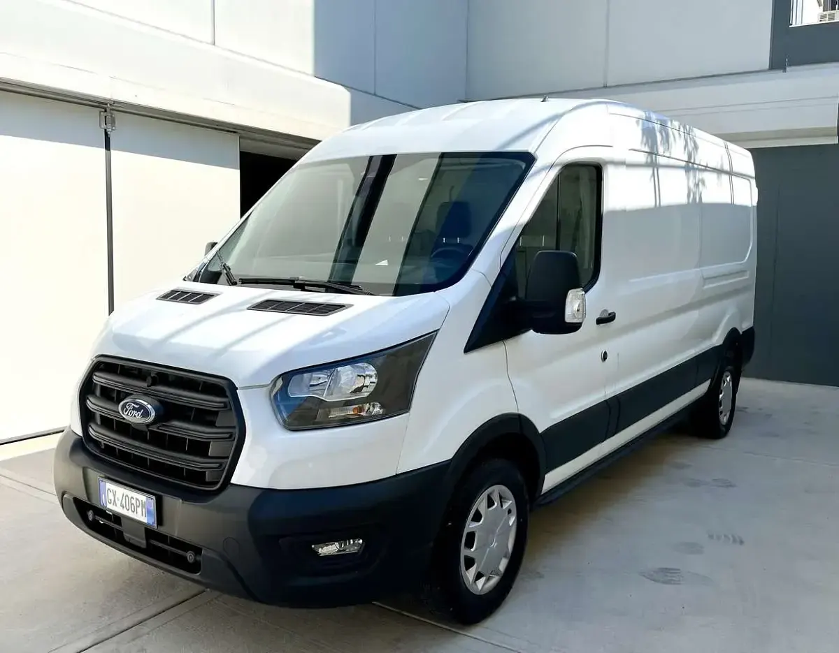 Gebraucht Ford Transit Trend 131 PS (96 kW) 2024 Weiß Van