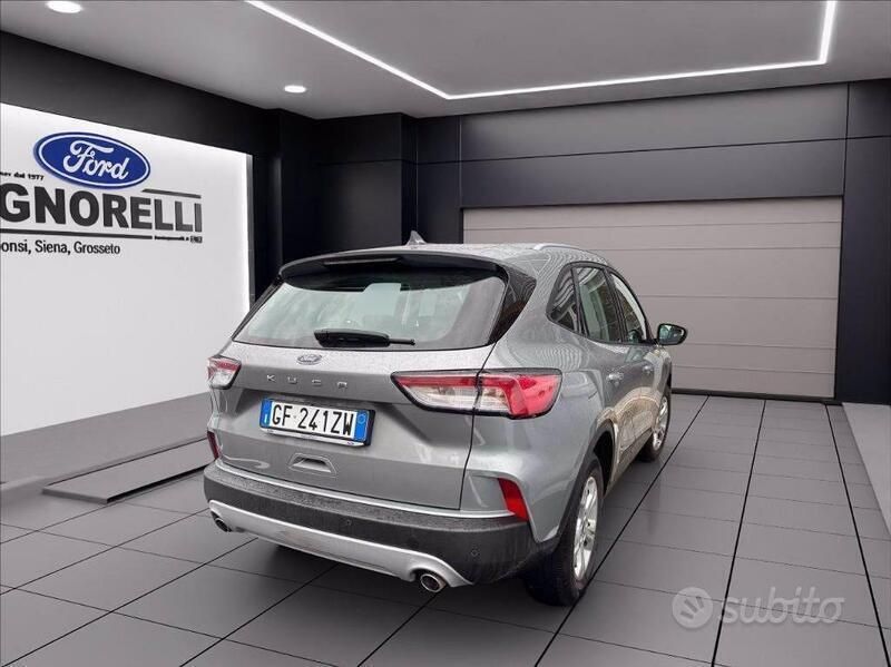 Usata Ford Kuga 152 CV (111 kW) 2021 Argento SUV