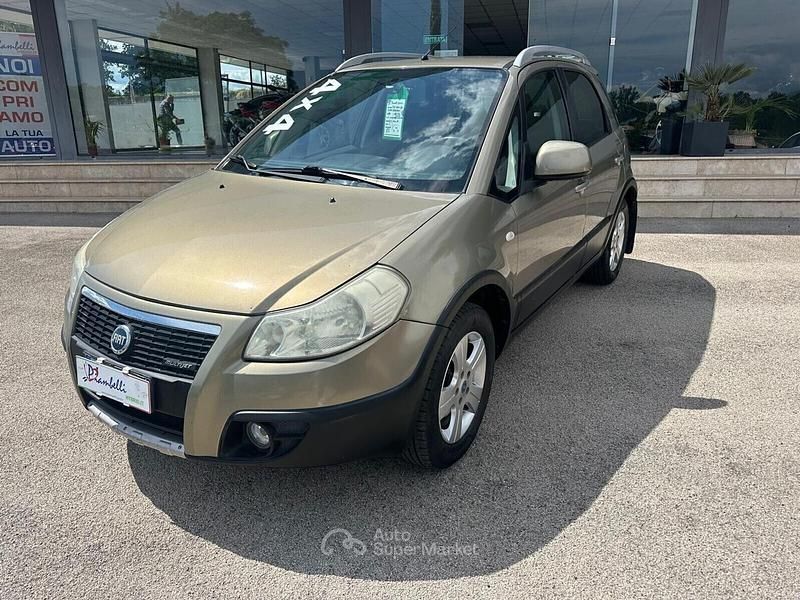 Usata Fiat Sedici 120 CV (88 kW) 2007 Oro SUV