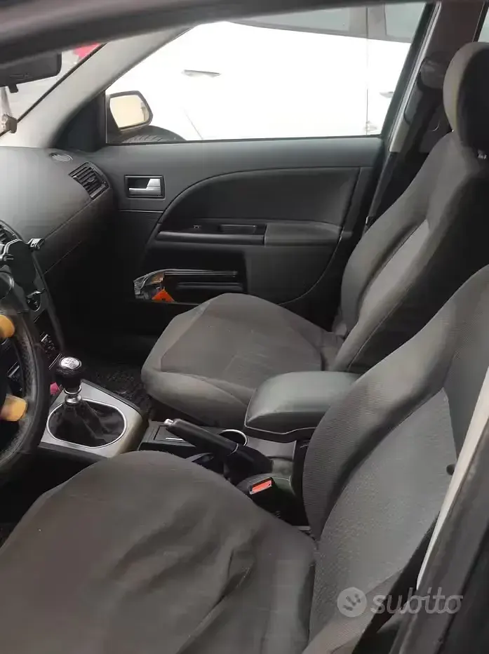 Usata Ford Mondeo 116 CV (85 kW) 2003 Nero Station wagon
