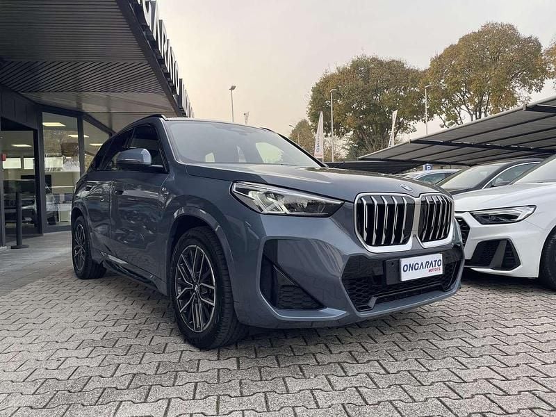 Begagnad BMW X1 M Sport 163 HK (119 kW) 2025 Grå SUV