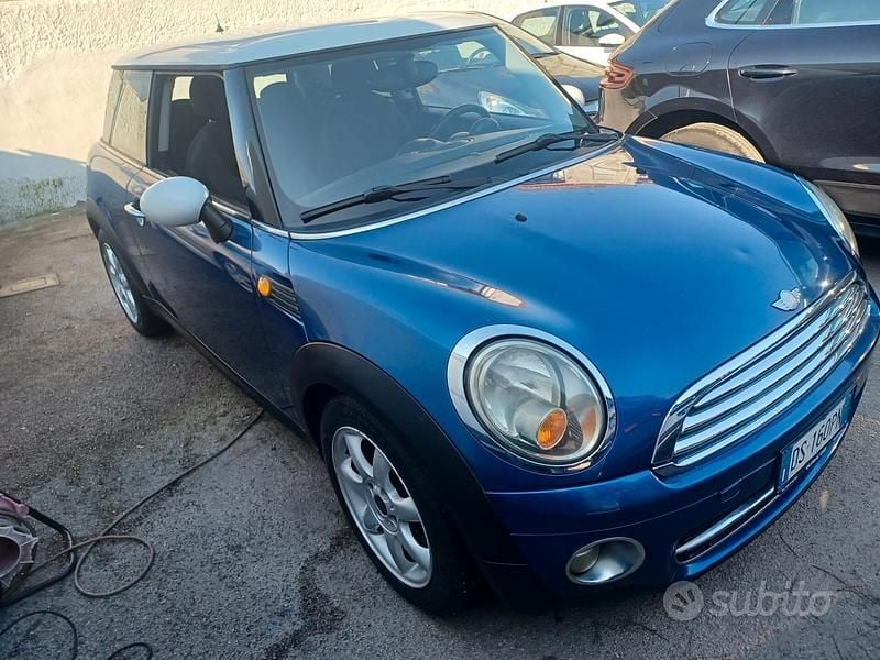 Usata Mini Cooper Chili 108 CV (79 kW) 2009 Blu Utilitaria
