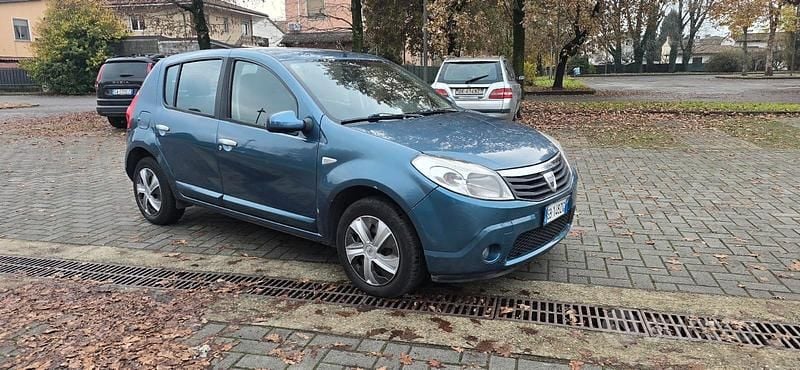 Usata Dacia Duster 105 CV (77 kW) 2010 Blu Berlina