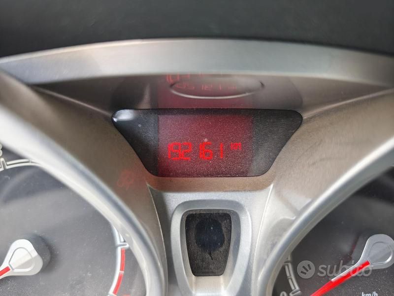 Usata Ford Fiesta Titanium 60 CV (44 kW) 2011 Nero Utilitaria