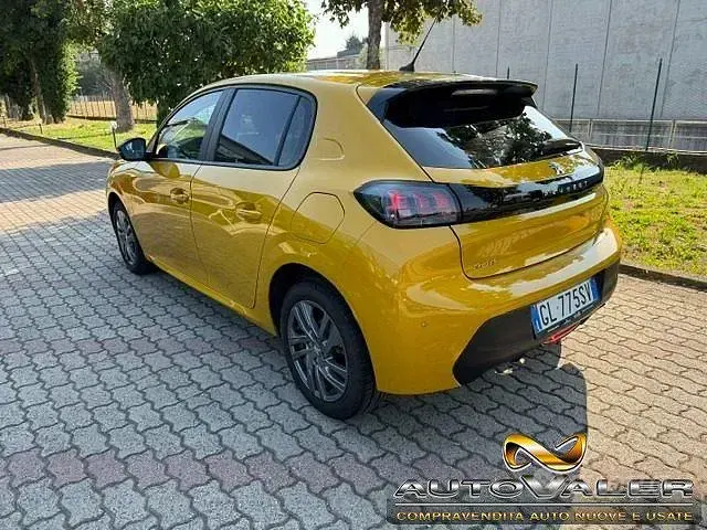 Usata Peugeot 208 102 CV (75 kW) 2022 Giallo Utilitaria