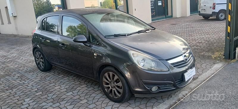 Occasion Opel Corsa 75 ch (55 kW) 2010 Gris Citadine