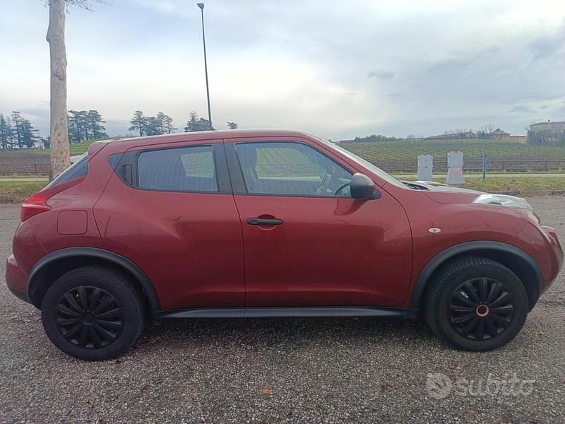 Usata Nissan Juke 110 CV (80 kW) 2010 Rosso SUV