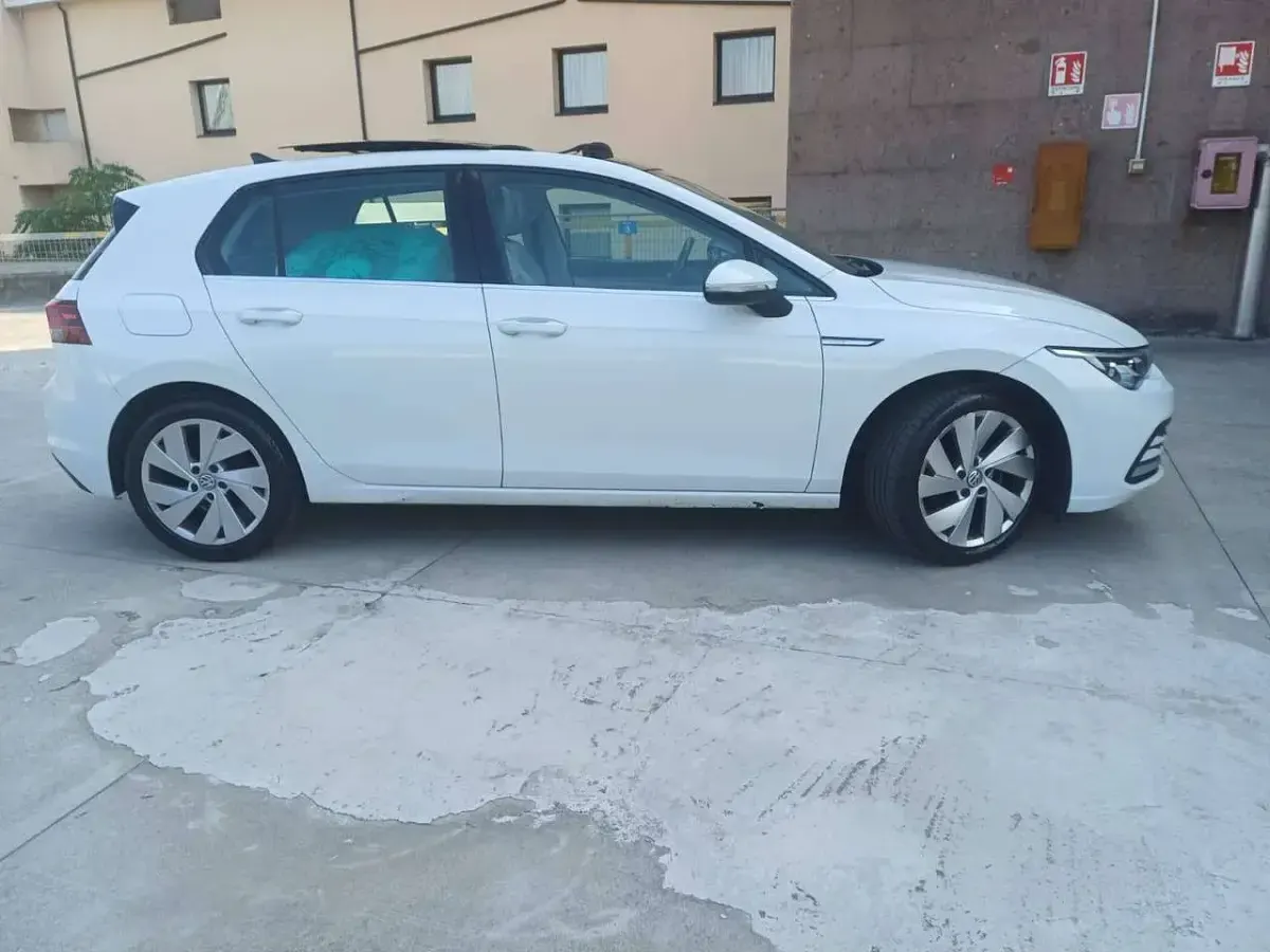 Usata VW Golf VIII Style 150 CV (110 kW) 2020 Bianco Berlina