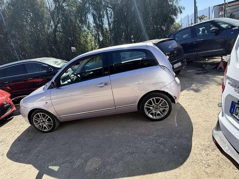 Usata Lancia Ypsilon 105 CV (77 kW) 2011 Utilitaria