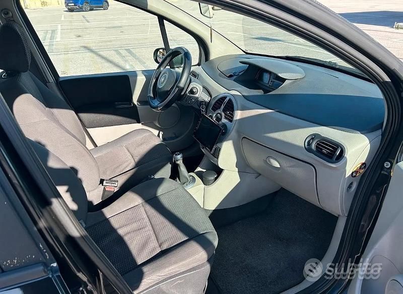 Usata Renault Modus 75 CV (55 kW) 2006 Nero Monovolume