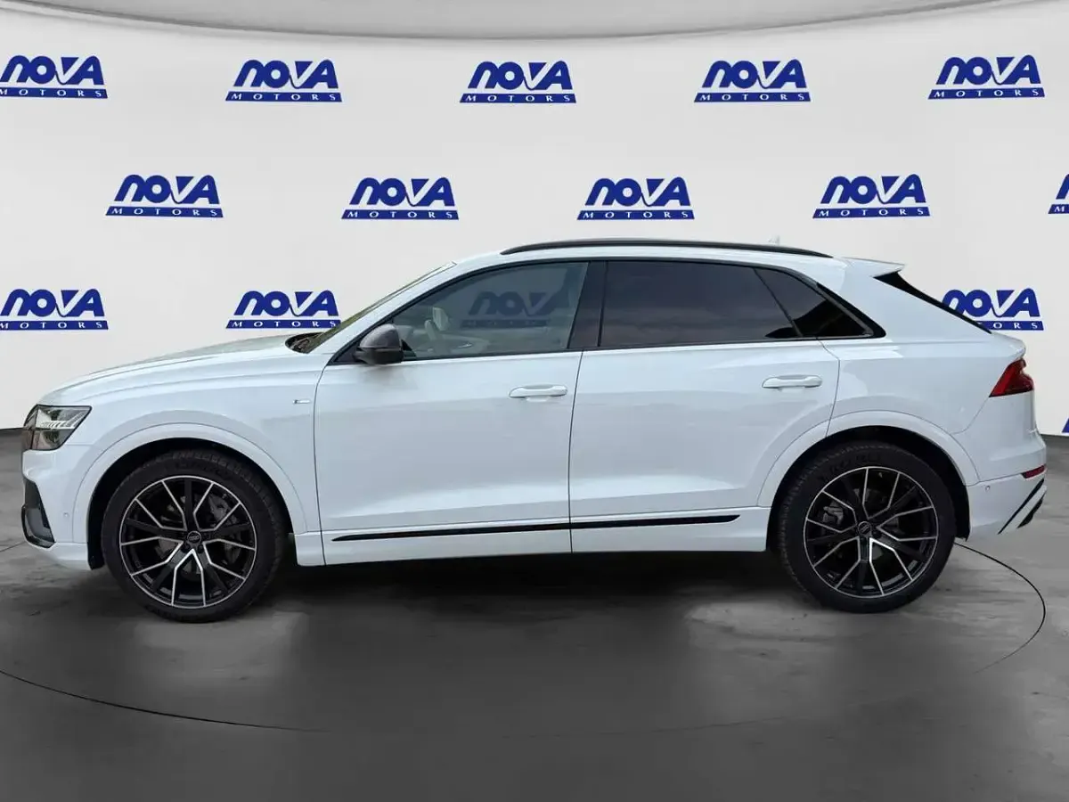 Usata Audi Q8 Sport 231 CV (169 kW) 2023 Bianco ghiaccio SUV