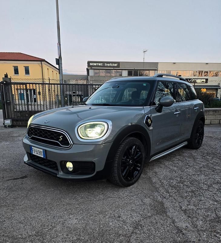 Usata Mini Cooper Countryman Business 135 CV (99 kW) 2019 Grigio SUV