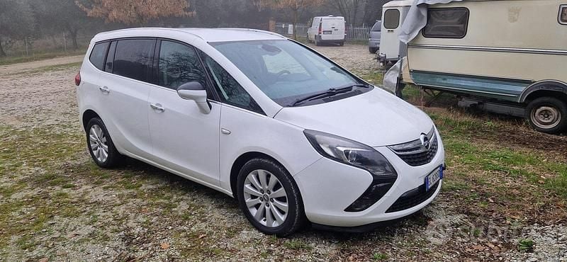 Usata Opel Zafira 150 CV (110 kW) 2012 Bianco Monovolume