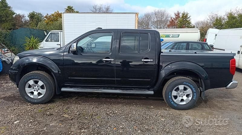 Usata Nissan Navara 190 CV (139 kW) 2015 Nero Pick-up