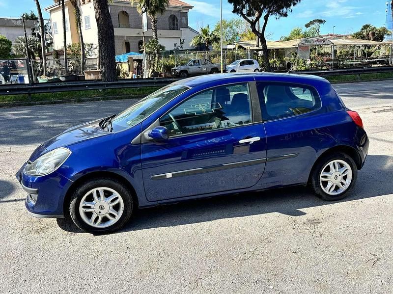 Usata Renault Clio II 75 CV (55 kW) 2006 Other Berlina
