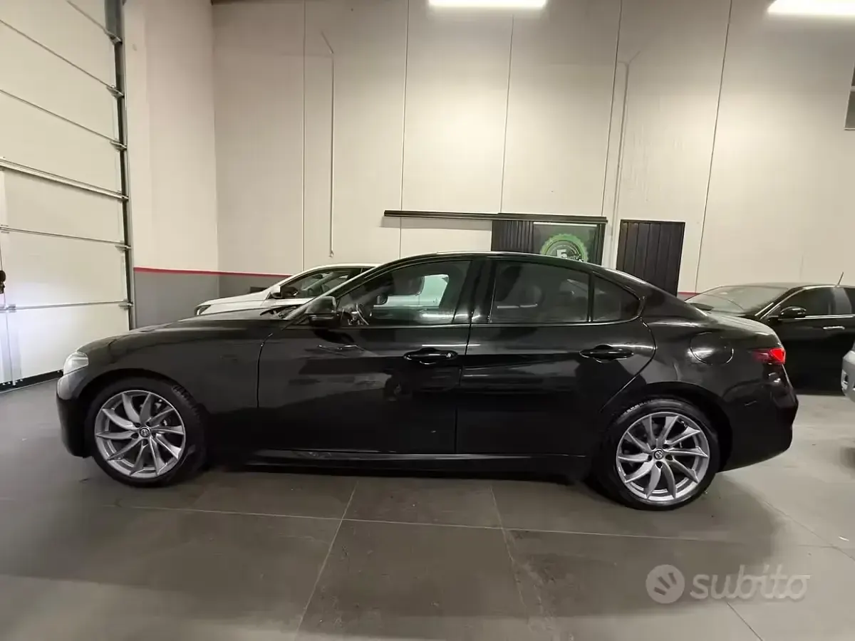 Usata Alfa Romeo Giulia 120 CV (88 kW) 2014 Nero Berlina