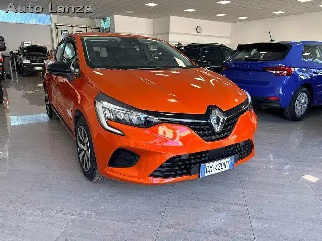 Usata Renault Clio V Equilibre 90 CV (66 kW) 2023 Arancione Berlina