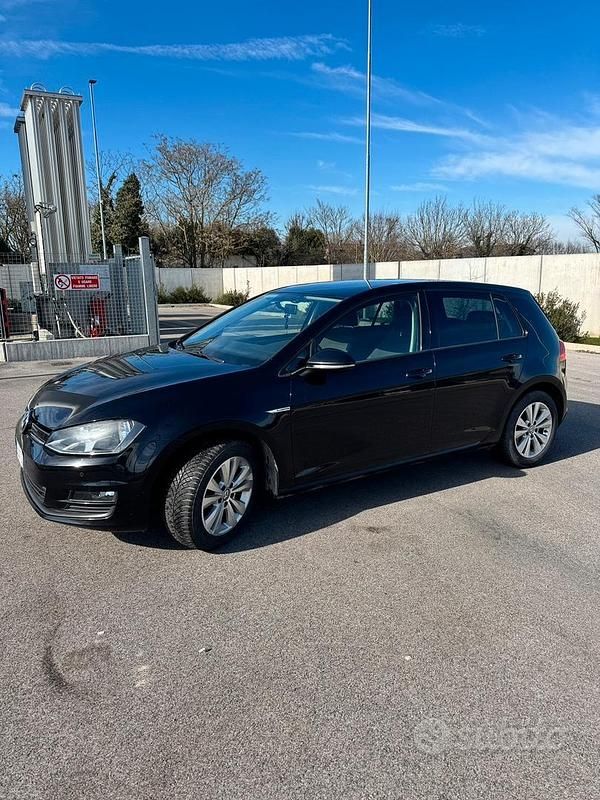 Usata VW Golf VII 110 CV (80 kW) 2016 Nero Berlina