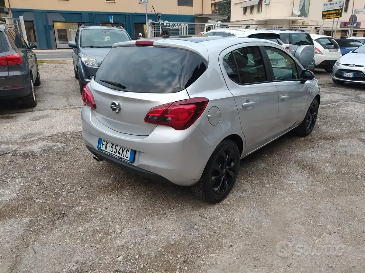 Usata Opel Corsa Innovation 69 CV (50 kW) 2017 Grigio Utilitaria
