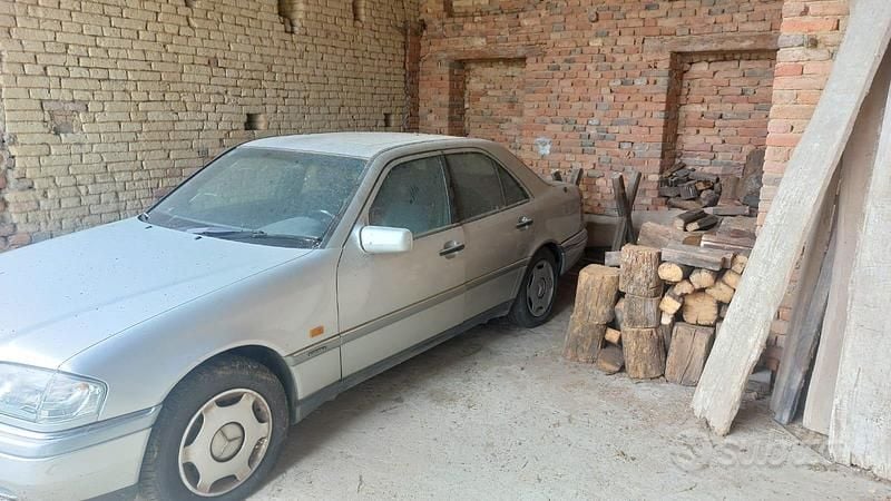 Usata Mercedes C200 1995 Grigio Berlina