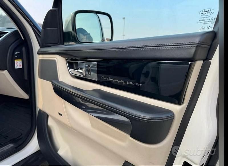 Usado Land Rover Range Rover 272 HP (200 kW) 2010 SUV