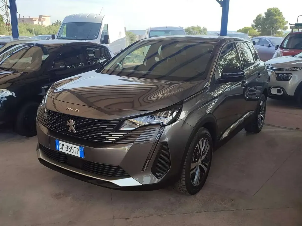 Usata Peugeot 3008 Allure 131 CV (96 kW) 2023 Grigio SUV