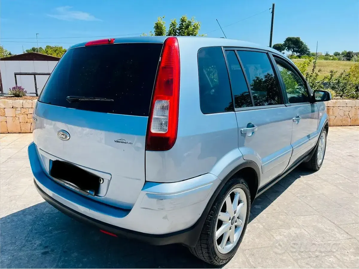 Usata Ford Fusion 80 CV (58 kW) 2006 Blu Utilitaria