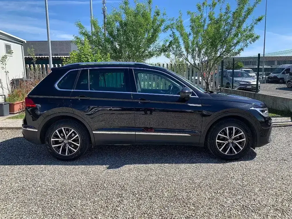 Usata VW Tiguan Life 150 CV (110 kW) 2022 Nero SUV