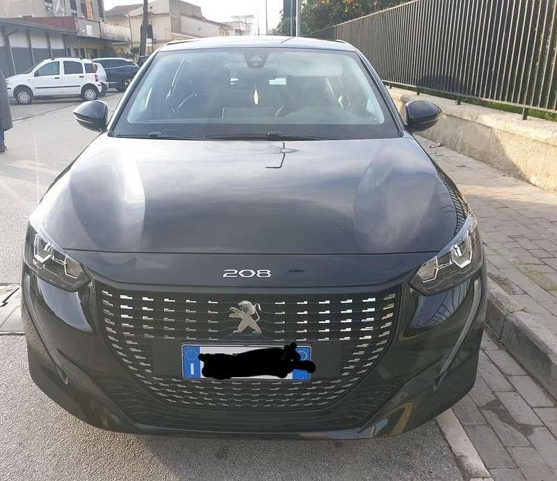 Usata Peugeot 208 Active 101 CV (74 kW) 2021 Nero Utilitaria