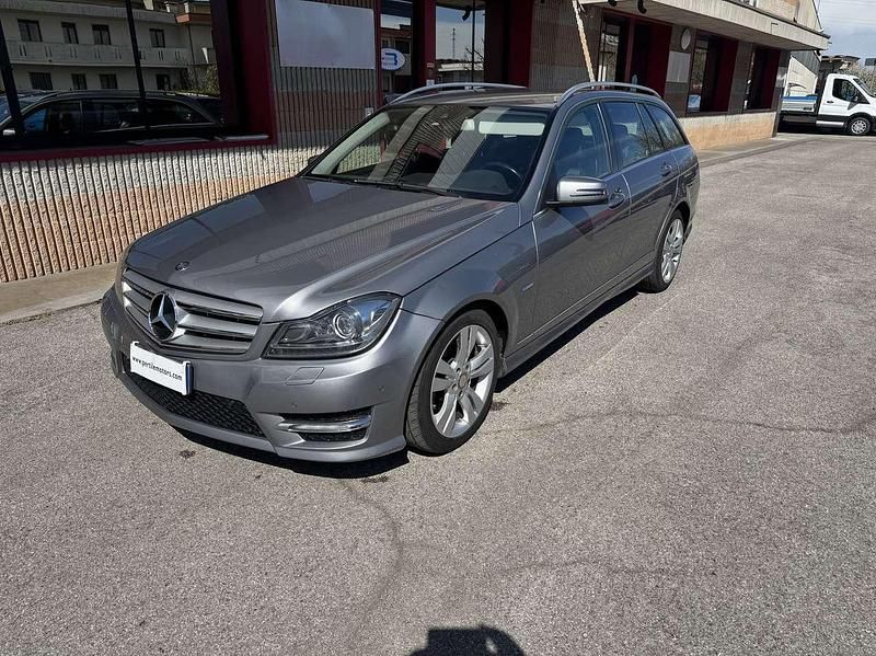 Usata Mercedes C250 Avantgarde 204 CV (150 kW) 2012 Grigio Station wagon