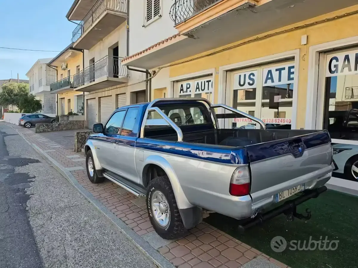 Occasion Mitsubishi L200 100 ch (73 kW) 2000 Bleue Pick-up