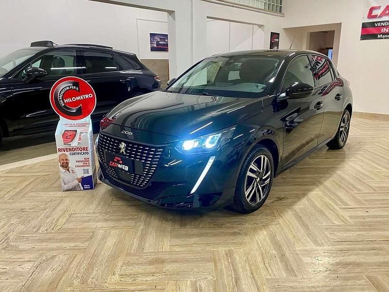 Nero Usata 2021 Peugeot 208 Allure Due volumi | 14.990 € (Cara) - Immagine 1/4