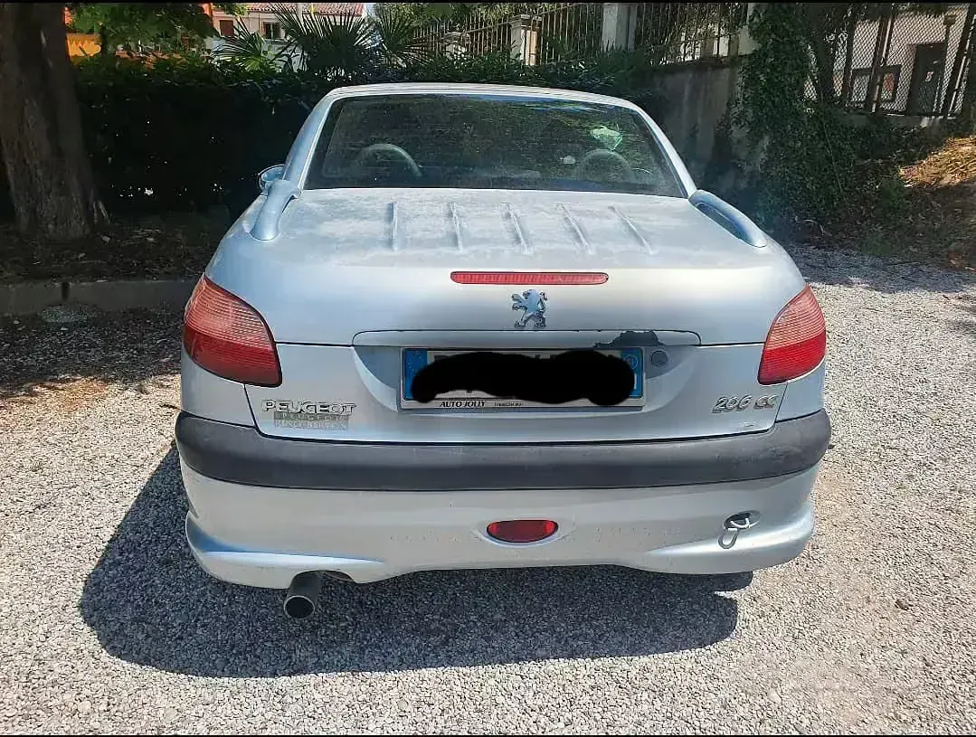 Usata Peugeot 206 CC 109 CV (80 kW) 2001 Cabrio